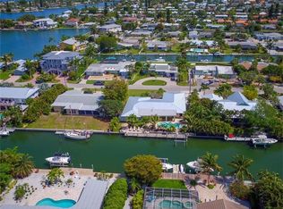 520 72nd St, Holmes Beach, FL 34217