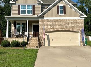 4042 Hiddenwell Ln, Chester, VA 23831