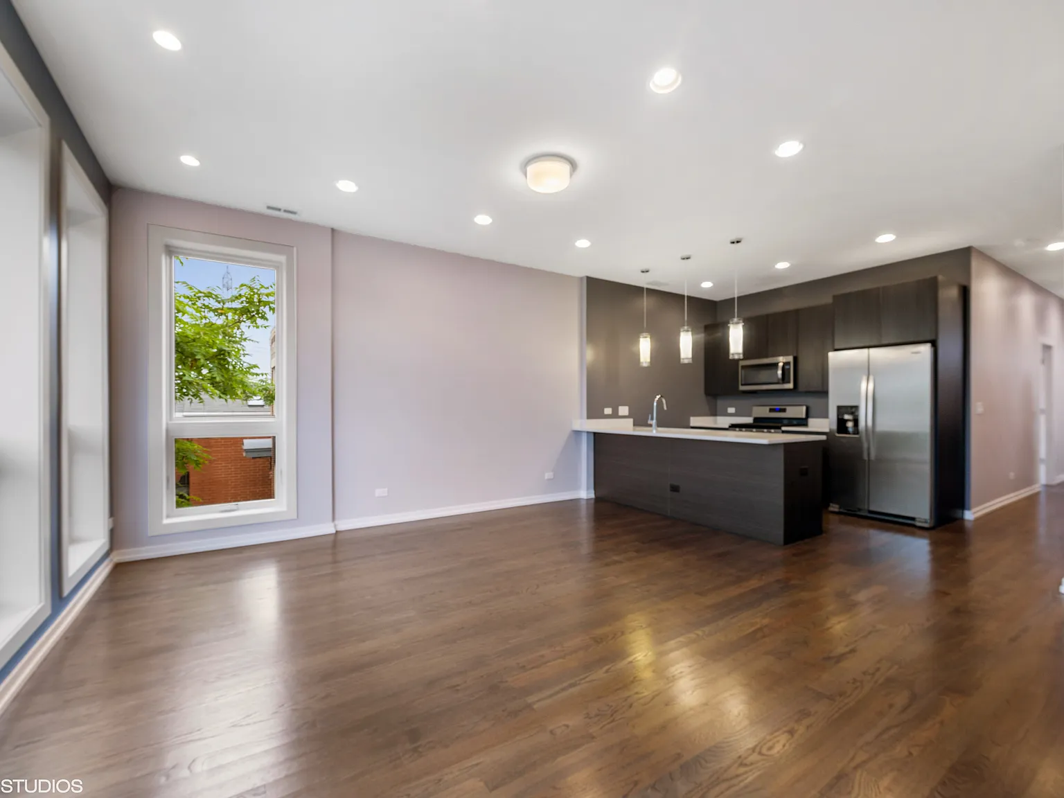 2 bed, 1200 sqft, $2,395 — Photo 3
