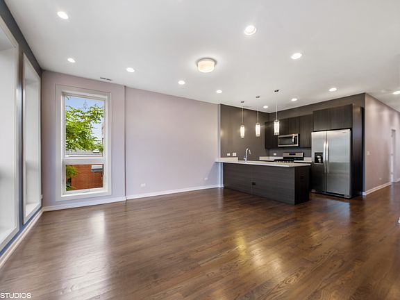 3rd image of 2536 W Harrison St #2