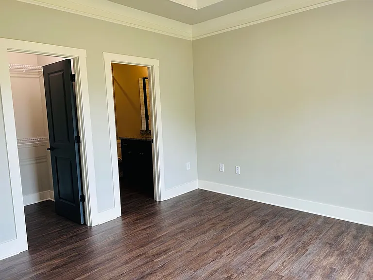 190B E Mill St — Photo 11