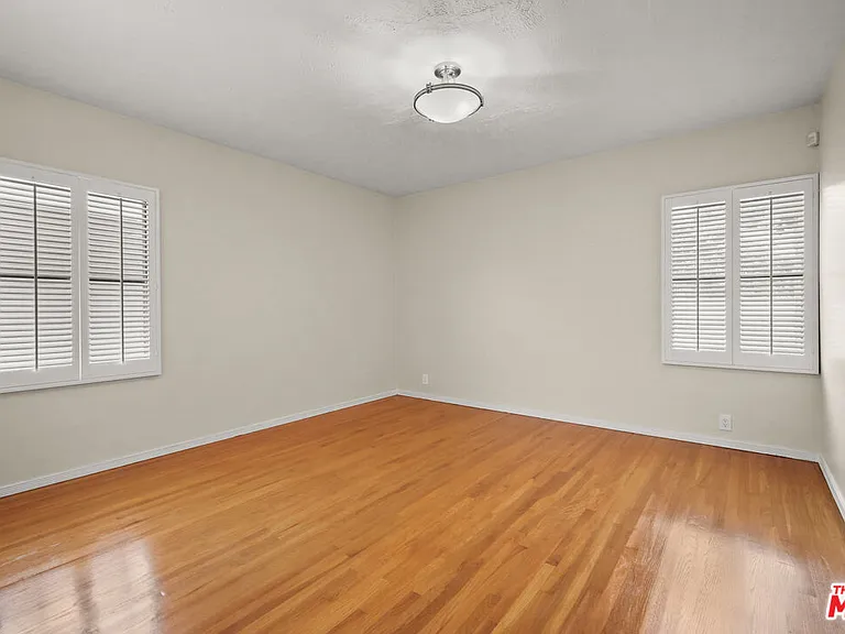 3960 Welland Ave — Photo 19
