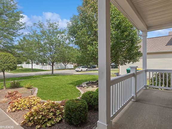 2nd image of 1609 Wintercrest Ln