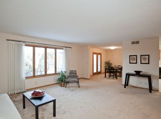 2530 30th St SW, Cedar Rapids, IA 52404