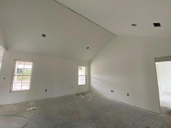 4th image of 2601 Naples Ln