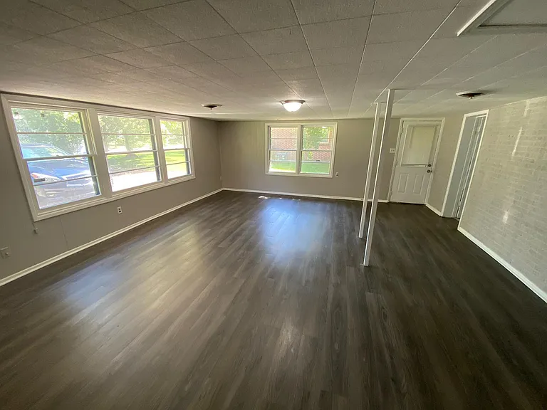 1346 Wedgewood Dr — Photo 6