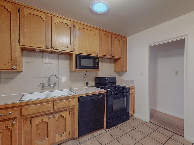 1204 Princeton Dr SE — Photo 9