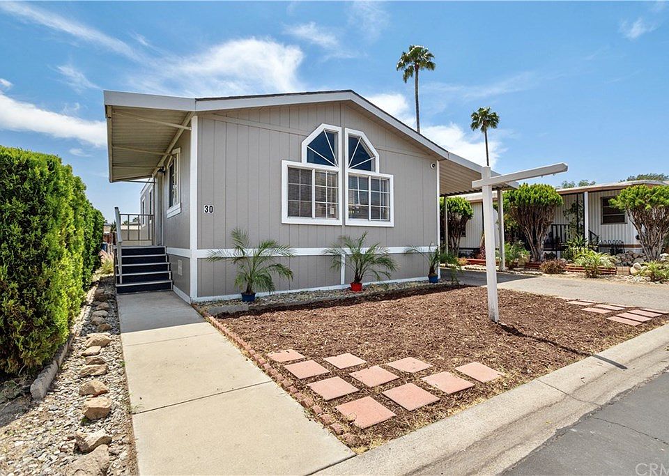 1st image of 2505 W Foothill Blvd Space 30