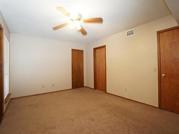 3rd image of 11520 N May Ave #C208-11520