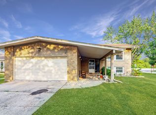 1701 N Park Dr, Mount Prospect, IL 60056