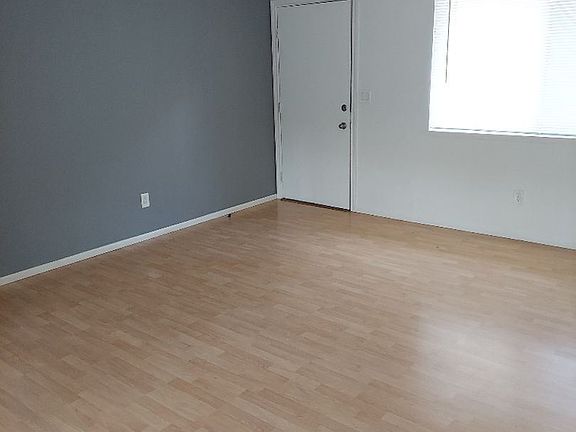 2nd image of 3116 Kauffman Ave APT I