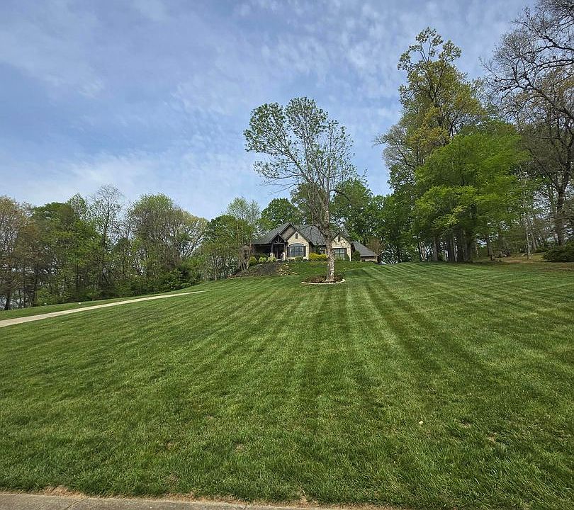 1st image of 2571 Grand Oaks Dr