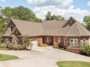 6172 Fairview Rd, Hixson, TN 37343