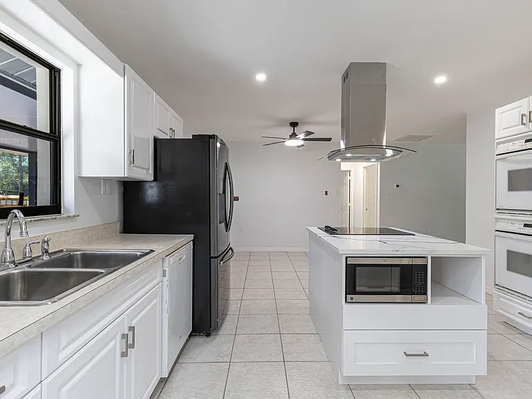 1750 Washburn Ave — Photo 12