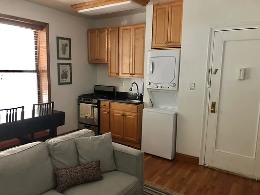 Rented by Coldwell Banker Warburg | media 5