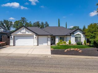 1026 Rollingview Dr, Redding, CA 96003