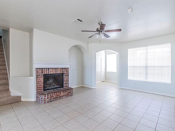 3rd image of 206 Courtney Ln