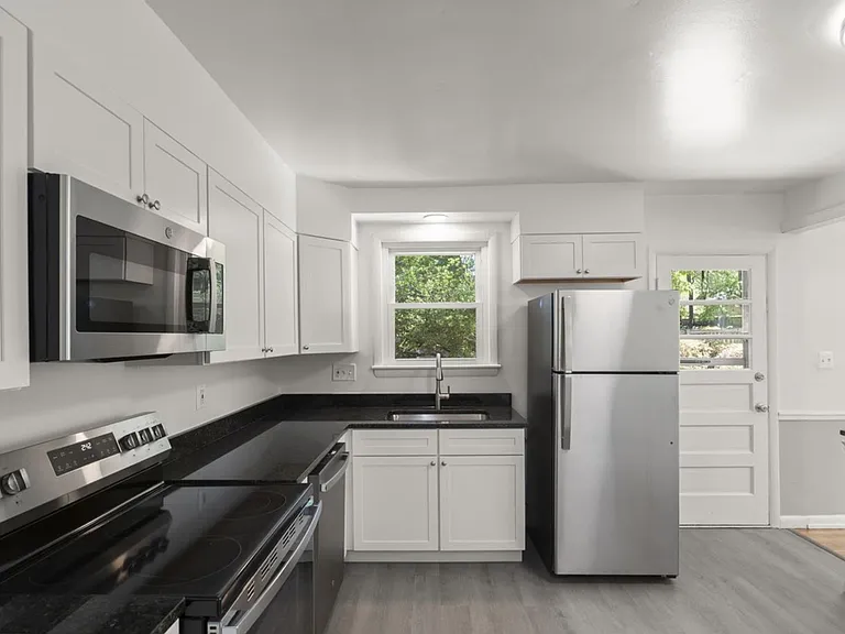 9109 Drake Pl — Photo 7
