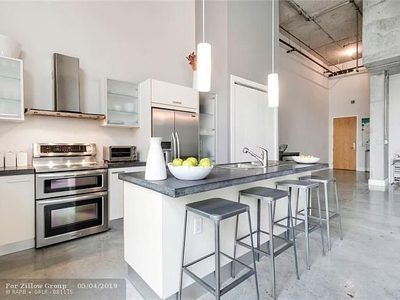 3rd image of 435 N Andrews Ave APT 403
