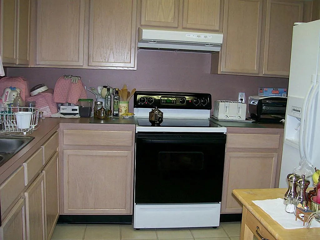 3 bed, 2.0 bath, 1313 sqft, $1,950 — Photo 4