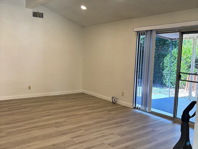 6114 Sizemore Ln — Photo 6