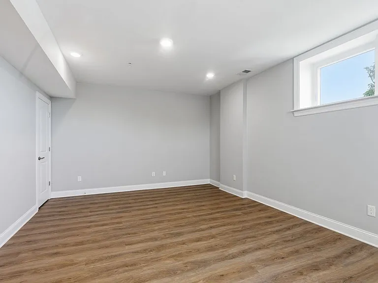 18 N Union Ave #5 — Photo 9
