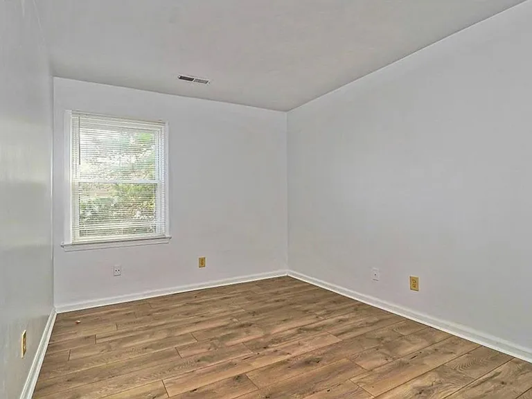 4609 Marlwood Way — Photo 12