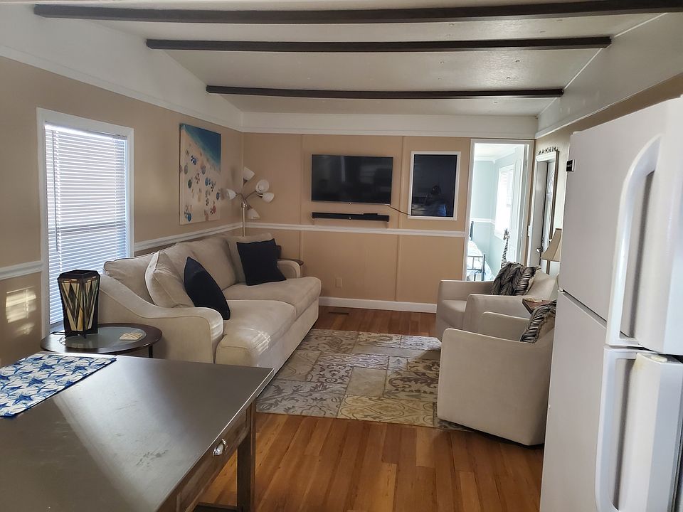 Spacious open kitchen living area