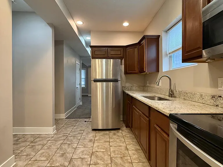 1475 W 112th St #1 — Photo 9