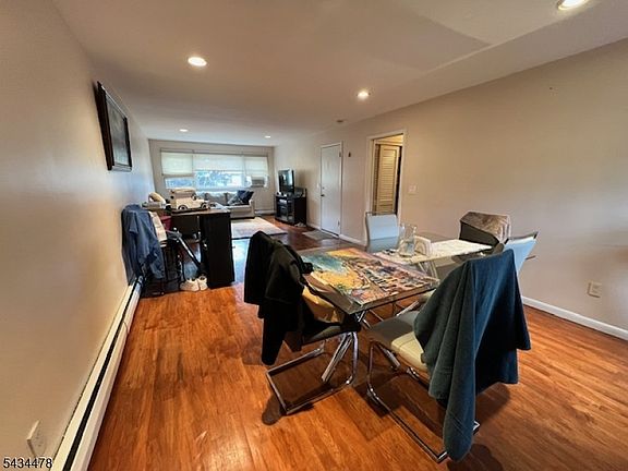 5th image of 1029 Gifford Ct