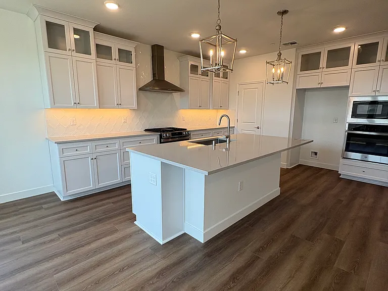 15904 Bandon Ln — Photo 7
