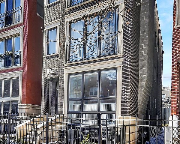 1st image of 1022 N Paulina St APT 1