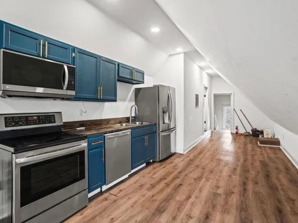 1712 E Park Pl #3, Milwaukee, WI 53211