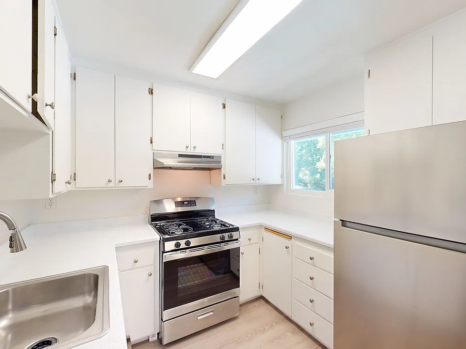 980 Ignacio Blvd #12