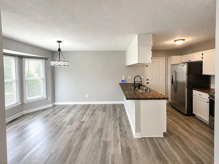 2543 Painters Mill Dr — Photo 3