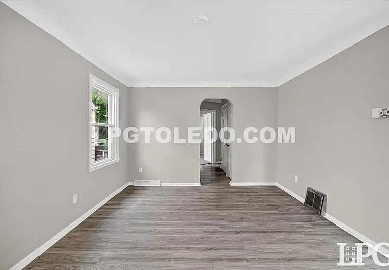 4406 Asbury Dr — Photo 8