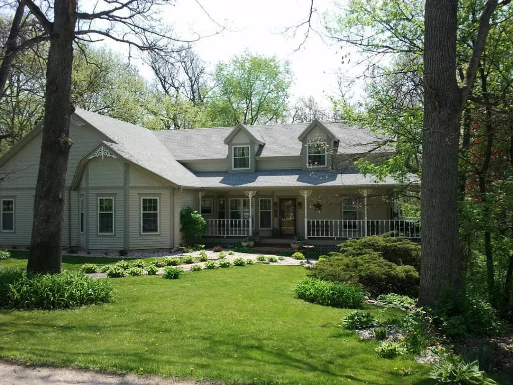 W8227 Sunset Ct photo 1