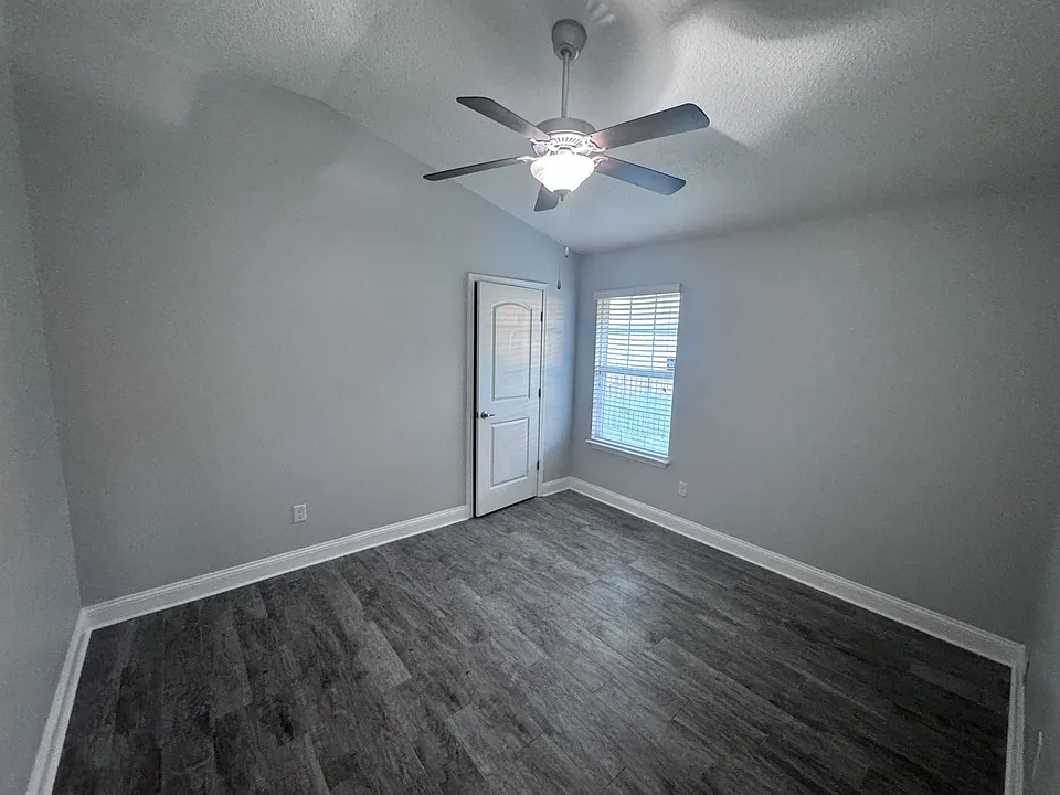 7565 Westland Oaks Dr