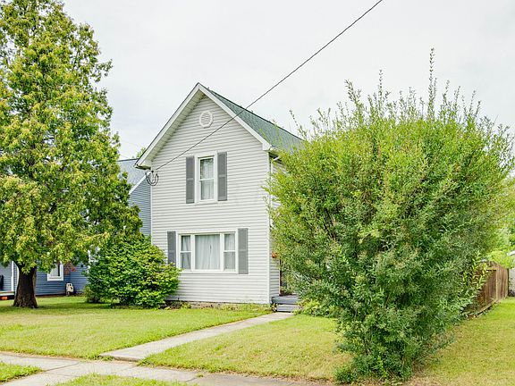 2nd image of 1006 E Warren St