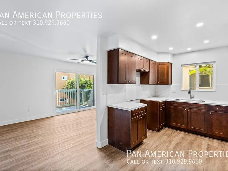 975 Laguna Dr #19 — Photo 10