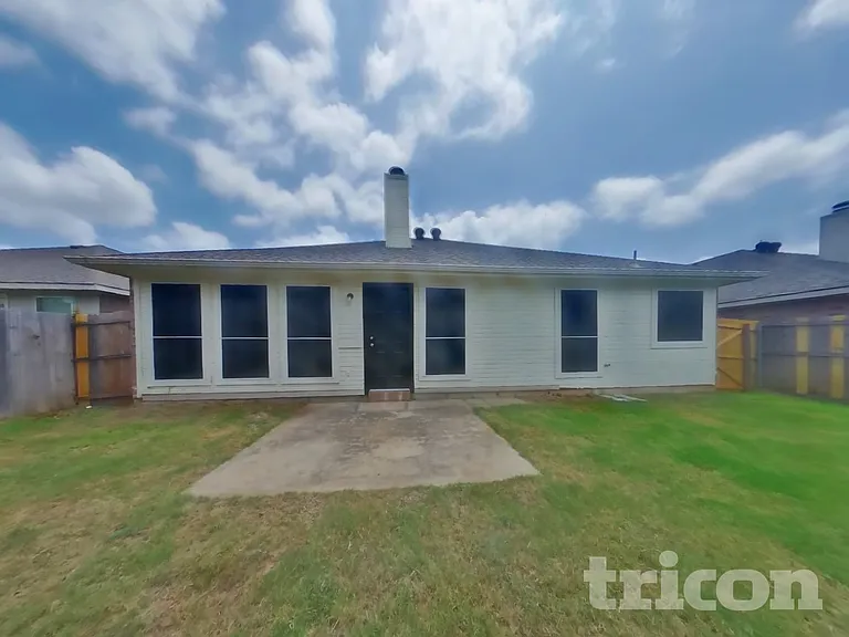 1116 Monticello Dr — Photo 16