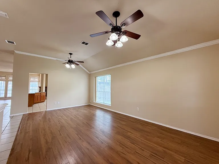 6000 Arlington Dr — Photo 9