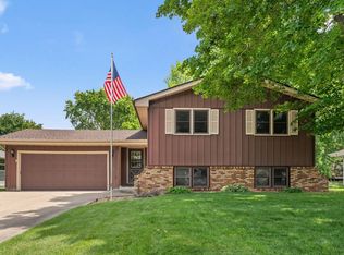 9346 Wellington Ln N, Maple Grove, MN 55369