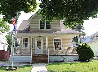 221 Harvey St, Elgin, IL 60123