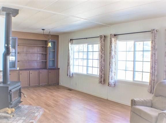 3rd image of 900 Canyon Dr