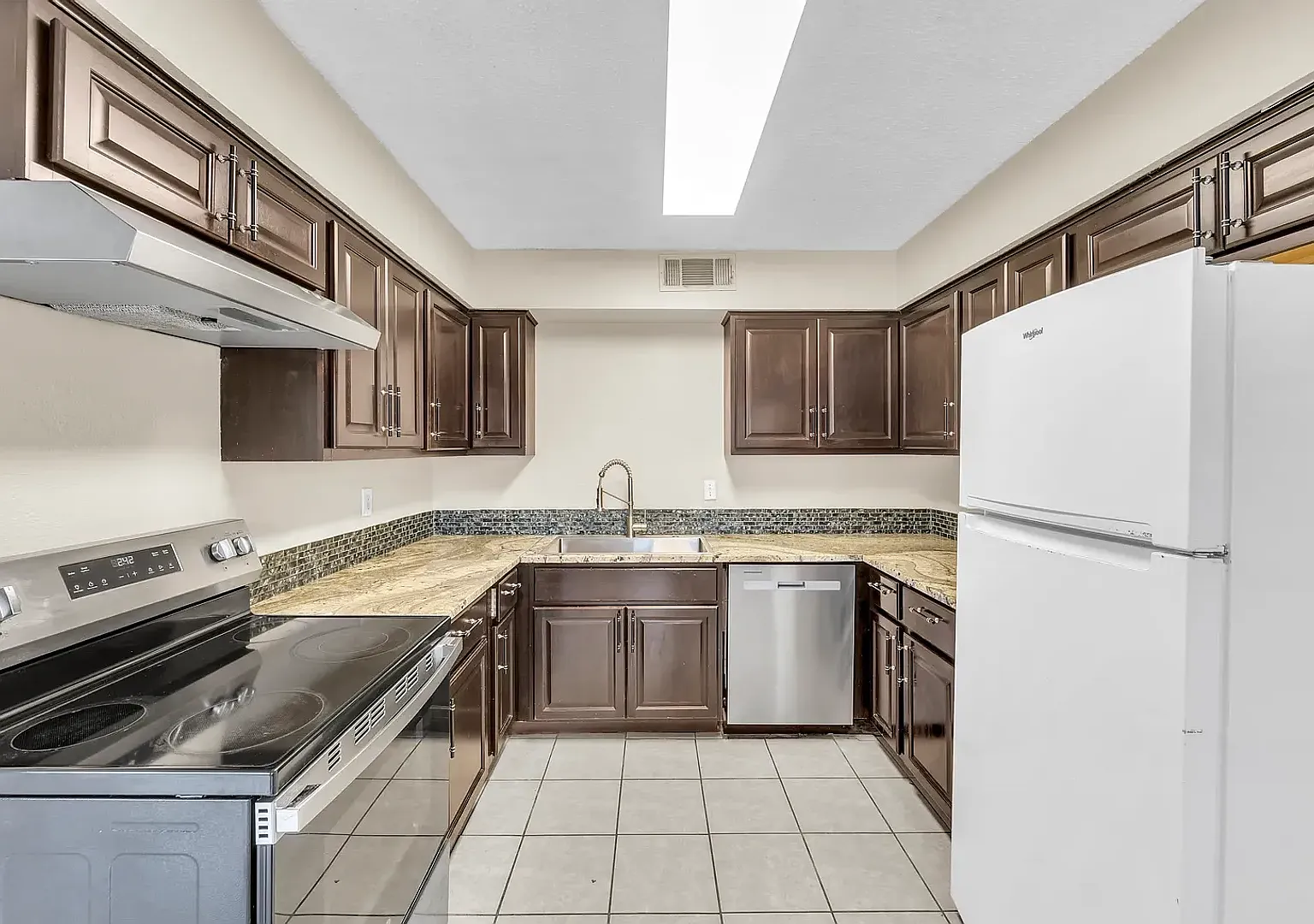3024 Tudor Ln — Photo 1