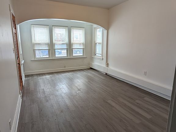 5th image of 2536 W Carmen Ave