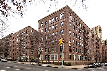 901 Washington Avenue in Crown Heights