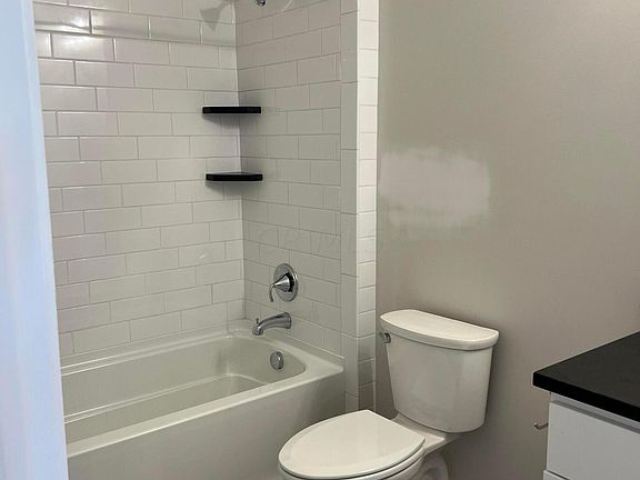 4th image of 354 Village Ln