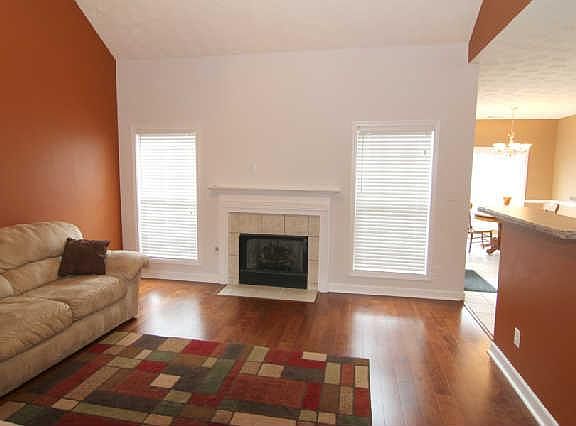 4th image of 900 Chaqueta Ct